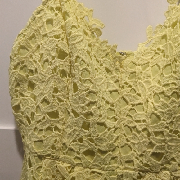 ASTR The Label Yellow A Line Midi Lace Dress Size M - Picture 2 of 4
